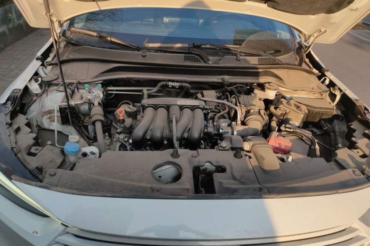 Used Honda Vezel 2023 1.5L CVT Elite Edition Engine Bay