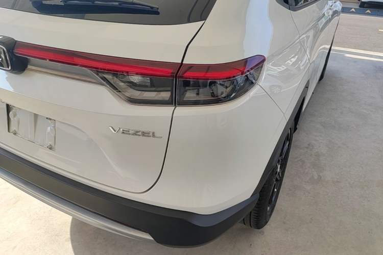 Used Honda Vezel 2023 1.5L CVT Elite Edition Exterior 3