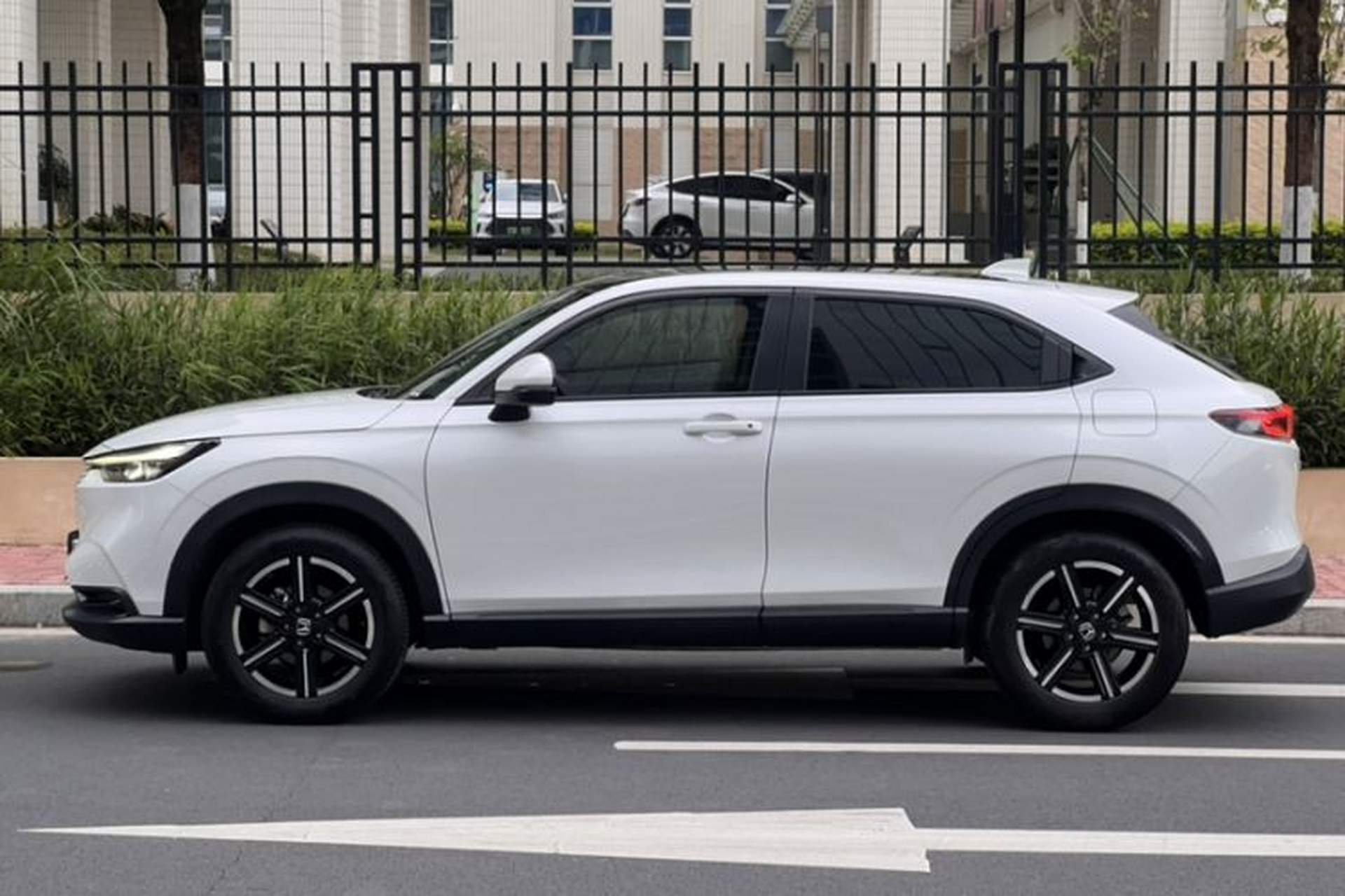 Used Honda Vezel 2023 1.5L CVT Tech Edition Exterior 5