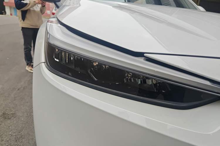 Used Honda Vezel 2023 1.5L CVT Elite Edition Exterior 6