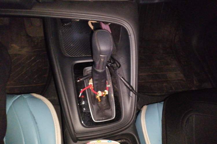 Used Honda Vezel 2023 1.5L CVT Tech Edition Gear Lever