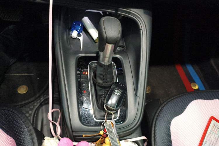 Used Honda Vezel 2023 1.5L CVT Tech Edition Gear Lever