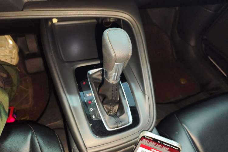 Used Honda Vezel 2023 1.5L CVT Elite Edition Gear Lever