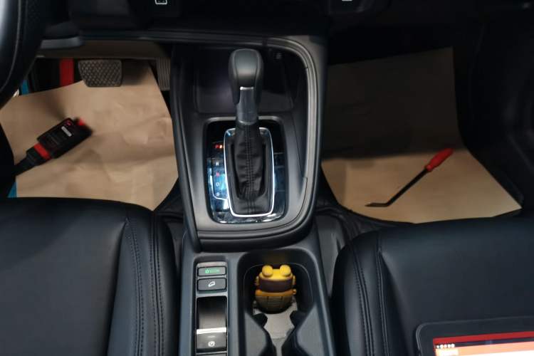 Used Honda Vezel 2023 1.5L CVT Elite Edition Gear Lever