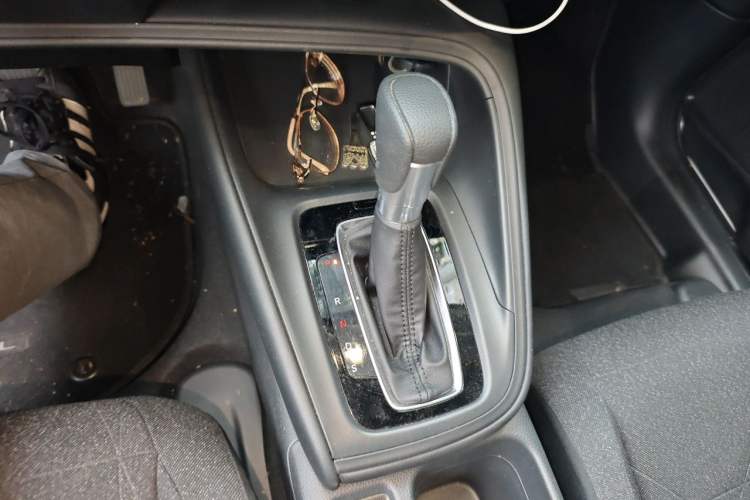 Used Honda Vezel 2023 1.5L CVT Elite Edition Gear Lever