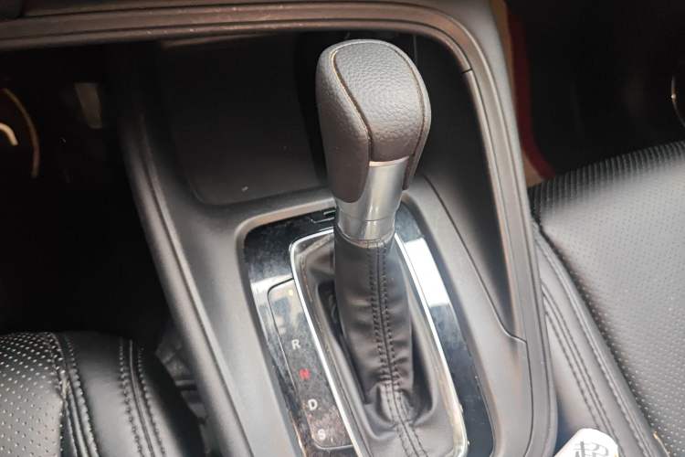 Used Honda Vezel 2023 1.5L CVT Elite Edition Gear Lever