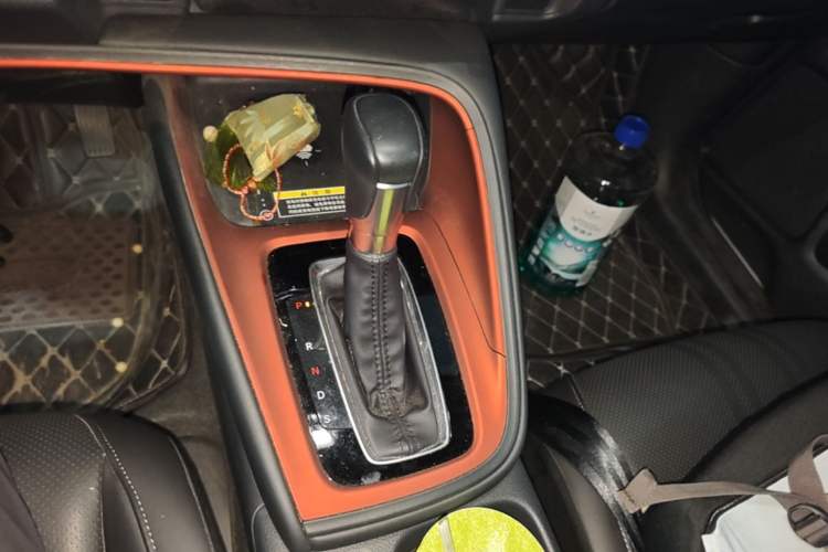 Used Honda Vezel 2023 1.5L CVT Luxury Edition Gear Lever