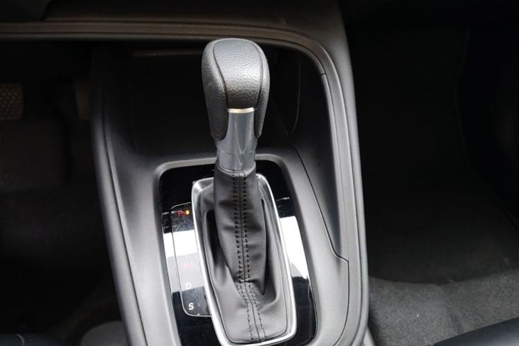 Used Honda Vezel 2023 1.5L CVT Elite Edition Gear Lever