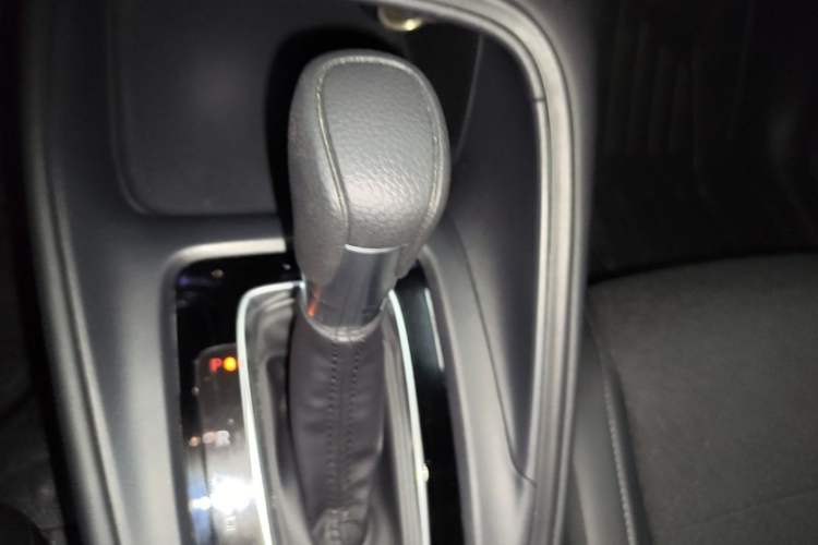 Used Honda Vezel 2023 1.5L CVT Tech Edition Gear Lever