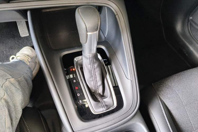 Used Honda Vezel 2023 1.5L CVT Tech Edition Gear Lever