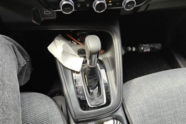 Used Honda Vezel 2023 1.5L CVT Elite Edition Gear Lever