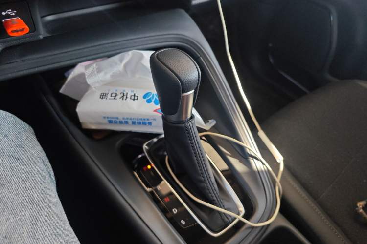 Used Honda Vezel 2023 1.5L CVT Tech Edition Gear Lever