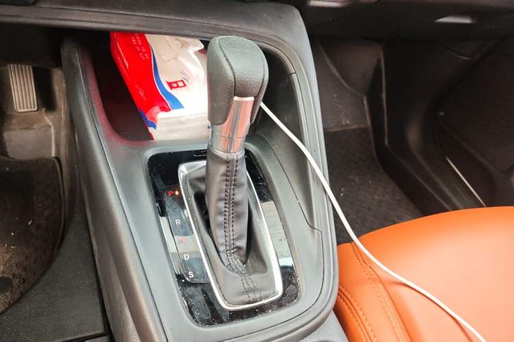 Used Honda Vezel 2023 1.5L CVT Elite Edition Gear Lever