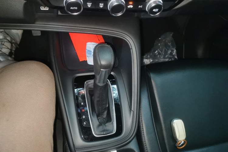 Used Honda Vezel 2023 1.5L CVT Elite Edition Gear Lever