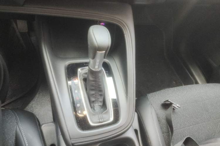 Used Honda Vezel 2023 1.5L CVT Tech Edition Gear Lever