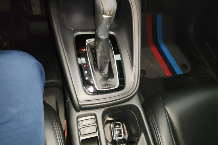 Used Honda Vezel 2023 1.5L CVT Elite Edition Gear Lever
