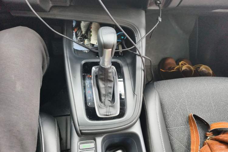 Used Honda Vezel 2023 1.5L CVT Tech Edition Gear Lever