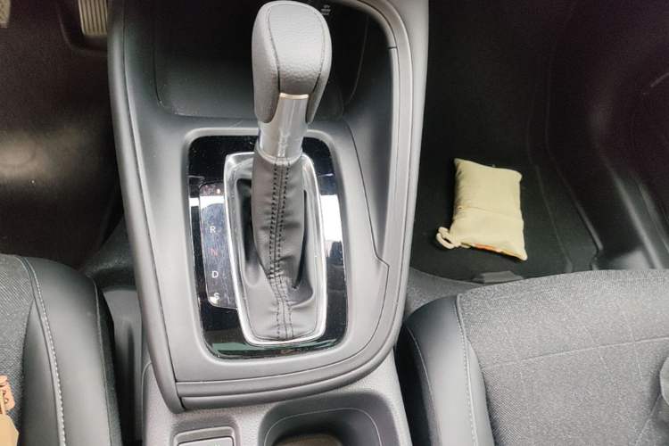 Used Honda Vezel 2023 1.5L CVT Tech Edition Gear Lever
