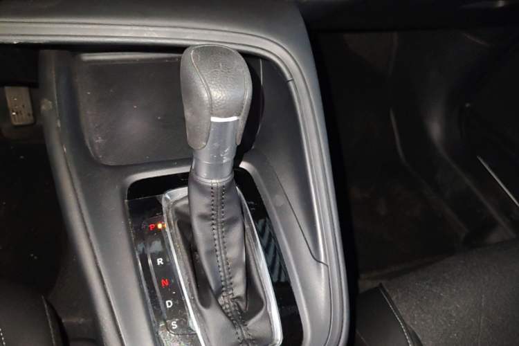 Used Honda Vezel 2023 1.5L CVT Tech Edition Gear Lever