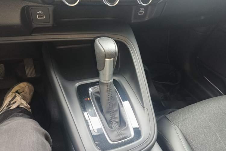 Used Honda Vezel 2023 1.5L CVT Tech Edition Gear Lever