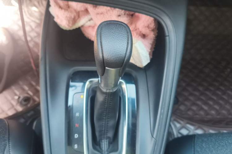 Used Honda Vezel 2023 1.5L CVT Tech Edition Gear Lever