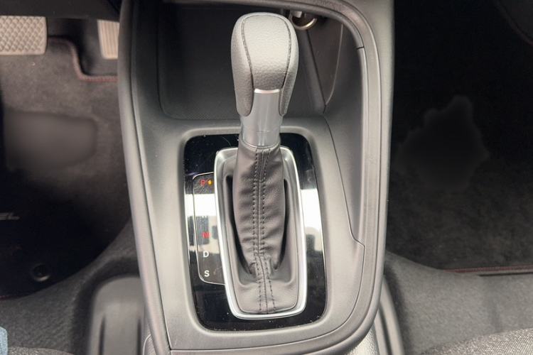 Used Honda Vezel 2023 1.5L CVT Elite Edition Gear Lever