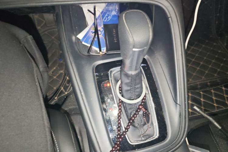 Used Honda Vezel 2023 1.5L CVT Tech Edition Gear Lever