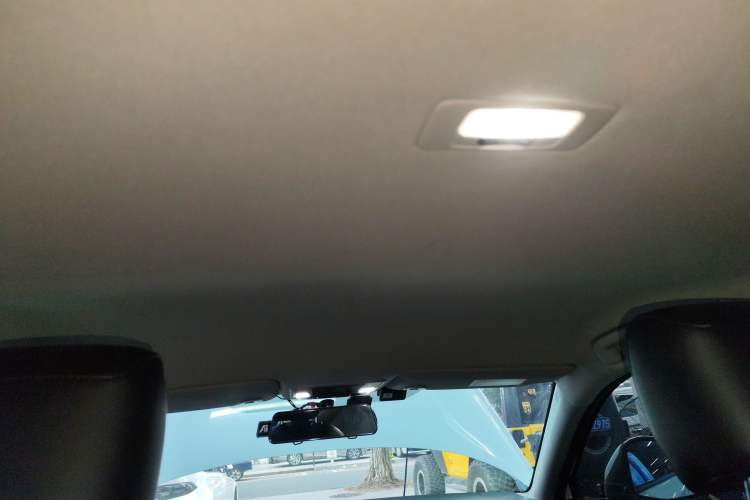Used Honda Vezel 2023 1.5L CVT Elite Edition Headliner