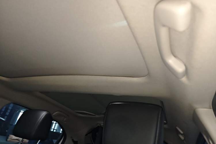 Used Honda Vezel 2023 1.5L CVT Luxury Edition Headliner