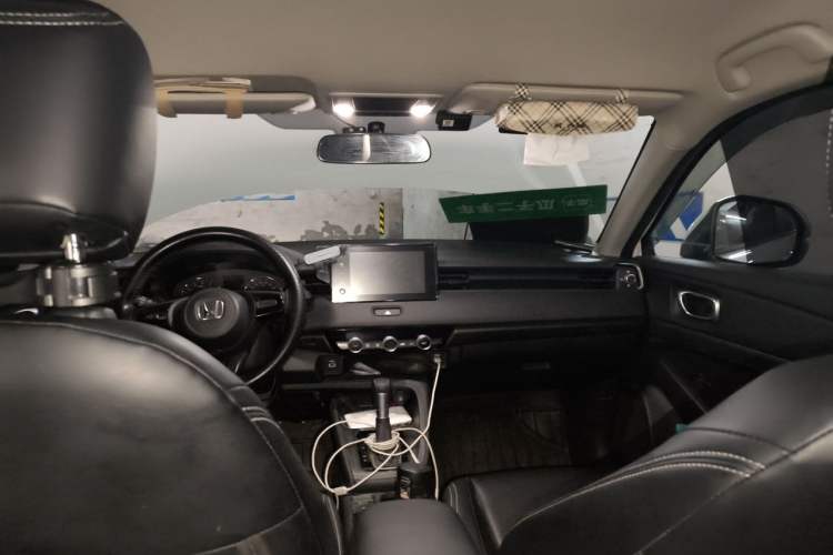 Used Honda Vezel 2023 1.5L CVT Elite Edition Headliner