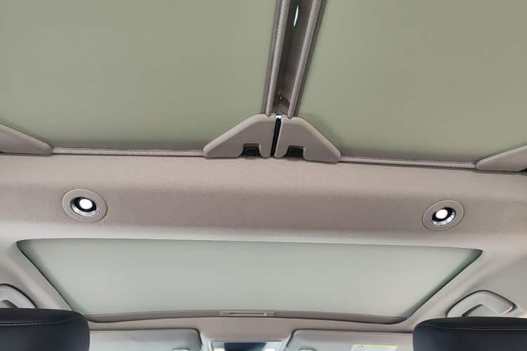 Used Honda Vezel 2023 1.5L CVT Pioneer Edition Headliner