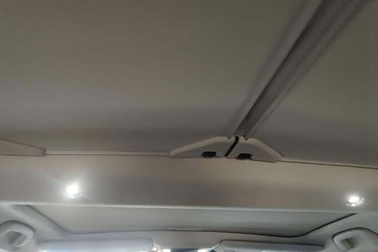 Used Honda Vezel 2023 1.5L CVT Tech Edition Headliner