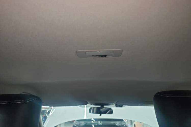 Used Honda Vezel 2023 1.5L CVT Elite Edition Headliner