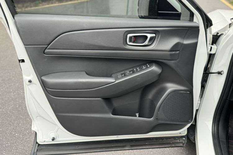 Used Honda Vezel 2023 1.5L CVT Tech Edition Interior 12