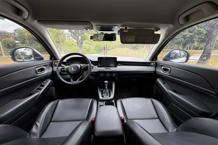 Used Honda Vezel 2023 1.5L CVT Elite Edition Interior 2