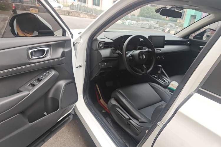 Used Honda Vezel 2023 1.5L CVT Elite Edition Interior 3