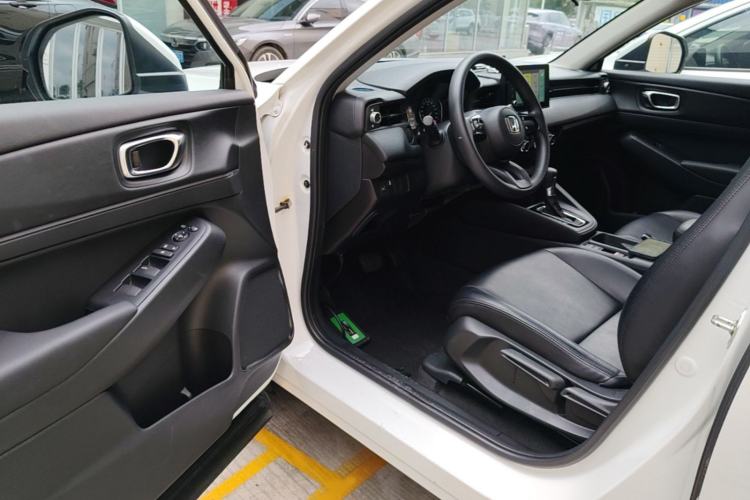 Used Honda Vezel 2023 1.5L CVT Elite Edition Interior 3