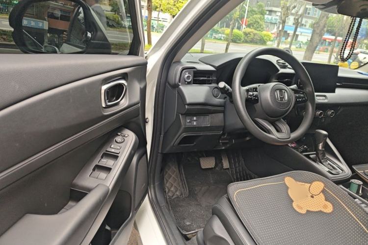 Used Honda Vezel 2023 1.5L CVT Tech Edition Interior 3