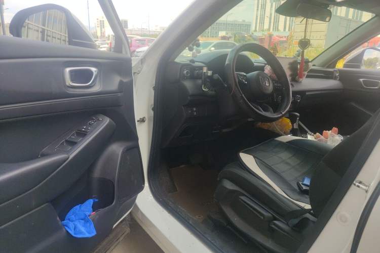 Used Honda Vezel 2023 1.5L CVT Pioneer Edition Interior 3