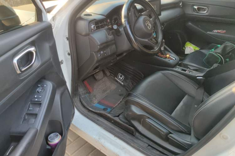 Used Honda Vezel 2023 1.5L CVT Elite Edition Interior 3
