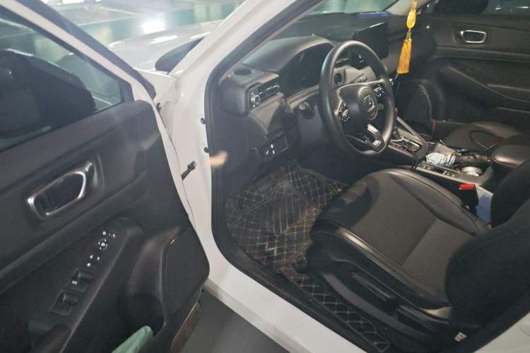 Used Honda Vezel 2023 1.5L CVT Tech Edition Interior 3