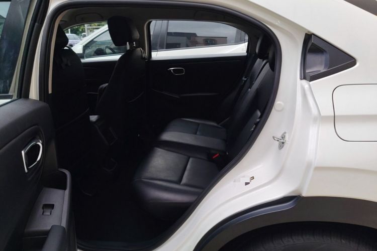 Used Honda Vezel 2023 1.5L CVT Elite Edition Interior 4