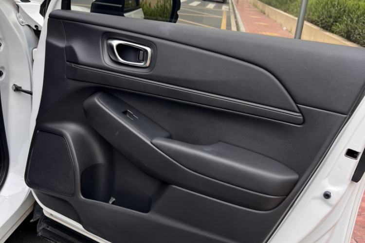 Used Honda Vezel 2023 1.5L CVT Tech Edition Interior 4