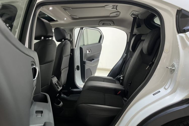 Used Honda Vezel 2023 1.5L CVT Tech Edition Interior 6