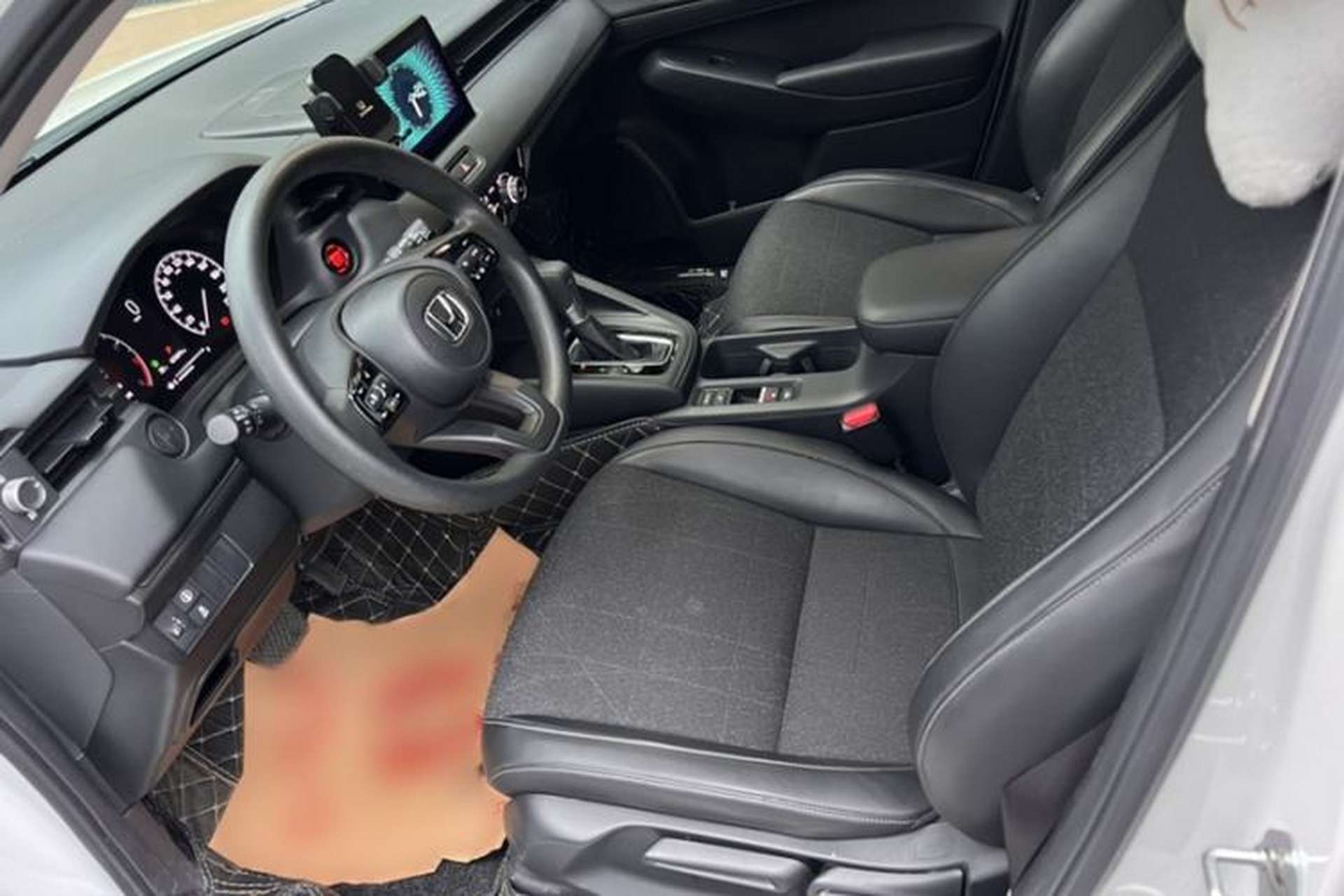 Used Honda Vezel 2023 1.5L CVT Tech Edition Interior 8