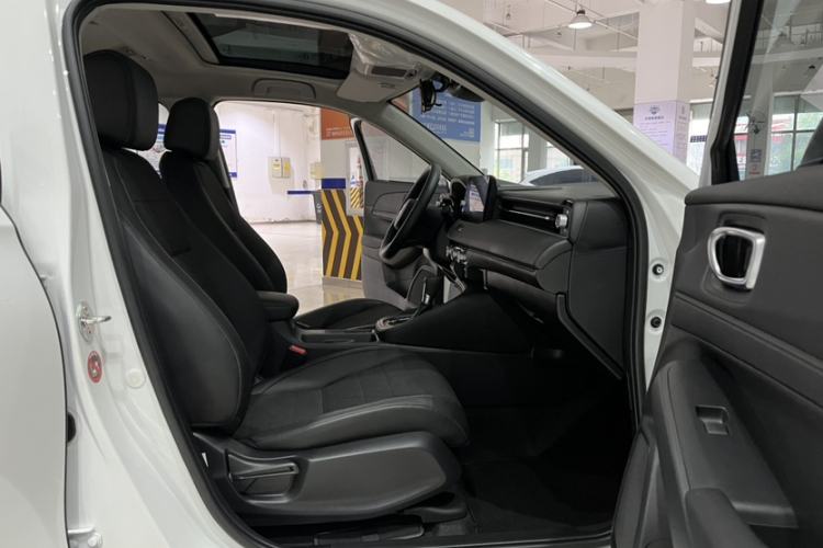 Used Honda Vezel 2023 1.5L CVT Tech Edition Interior 9