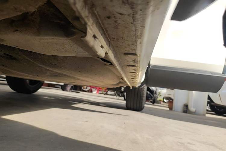 Used Honda Vezel 2023 1.5L CVT Elite Edition Left Side Sill