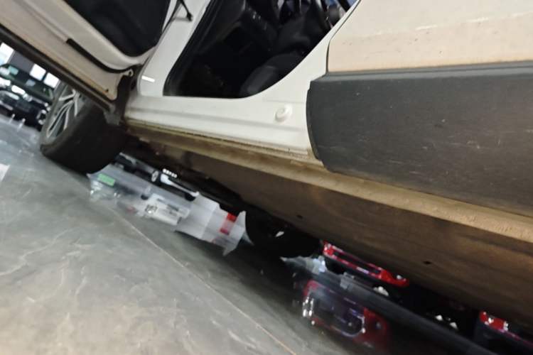 Used Honda Vezel 2023 1.5L CVT Luxury Edition Left Side Sill