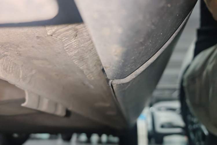 Used Honda Vezel 2023 1.5L CVT Elite Edition Left Side Sill