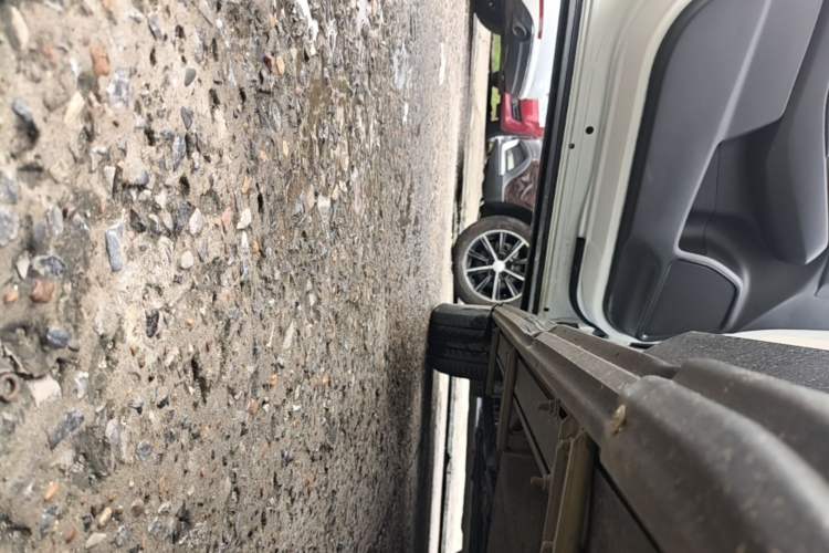 Used Honda Vezel 2023 1.5L CVT Tech Edition Left Side Sill